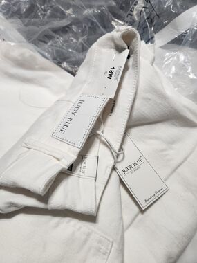 Judy Blue White Straight Leg Pants